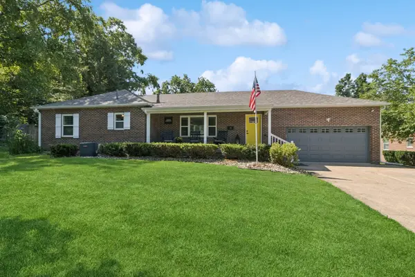 6900 Forest Court, Windsor Heights, IA 50324
