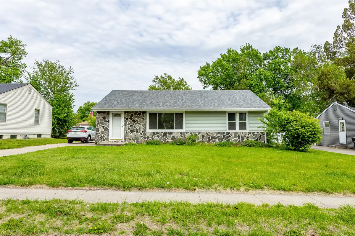 917 12th Street, West Des Moines, IA 50265 - #1