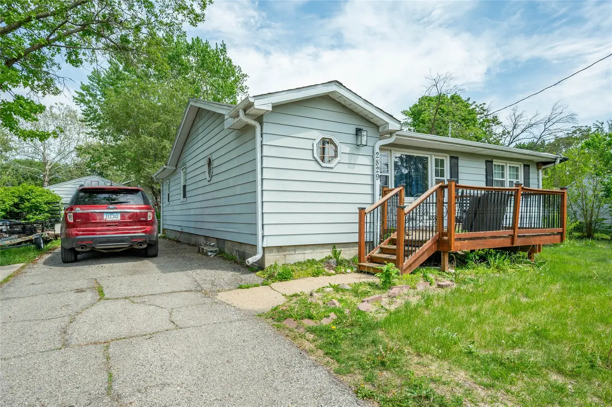 2829 E 36th Court, Des Moines, IA 50317 - #1