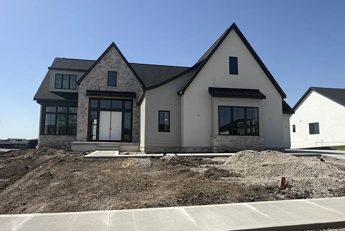18270 Valleyview Circle, Clive, IA 50325 - #1