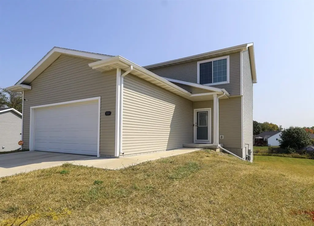 2351 Shadow Creek Circle, Des Moines, IA 50320 - #1