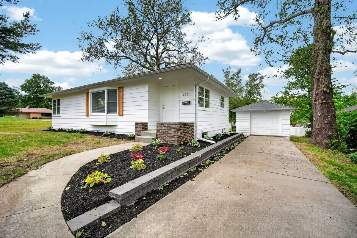 1721 Woodland Avenue, West Des Moines, IA 50265 - #1