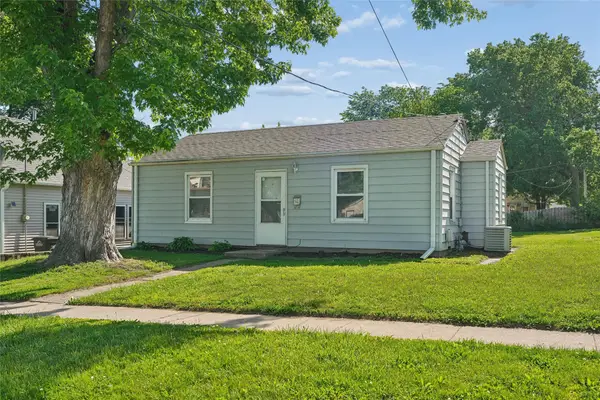 3305 E 13th Street, Des Moines, IA 50316
