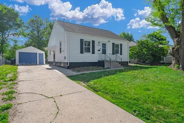 2205 52nd Street, Des Moines, IA 50310