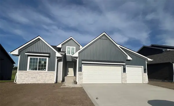 409 NE Madison Avenue, Elkhart, IA 50073