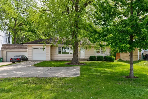 1017 8th Street, West Des Moines, IA 50265
