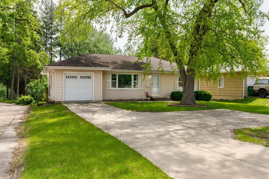 1017 8th Street, West Des Moines, IA 50265 - #2