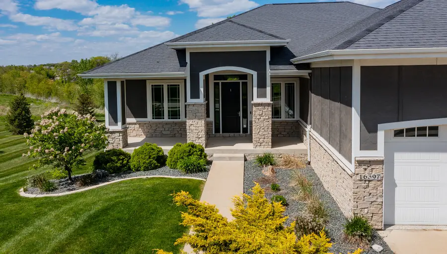 16397 NW Prairie Avenue, Clive, IA 50325 - #2