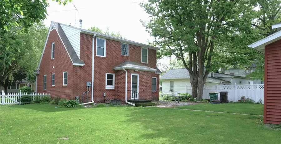 511 W Washington Street, Winterset, IA 50273 - #3