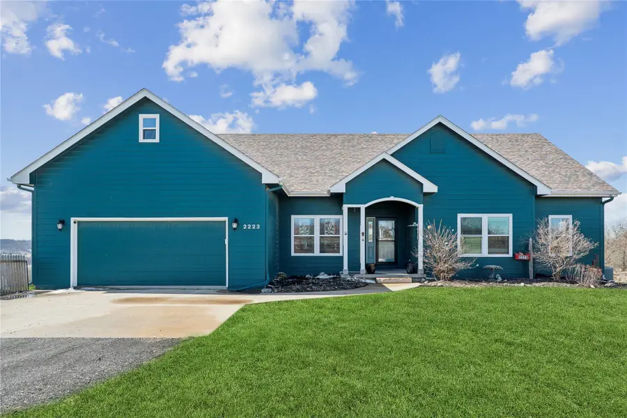 2223 Holliwell Valley Court, Winterset, IA 50273 - #3