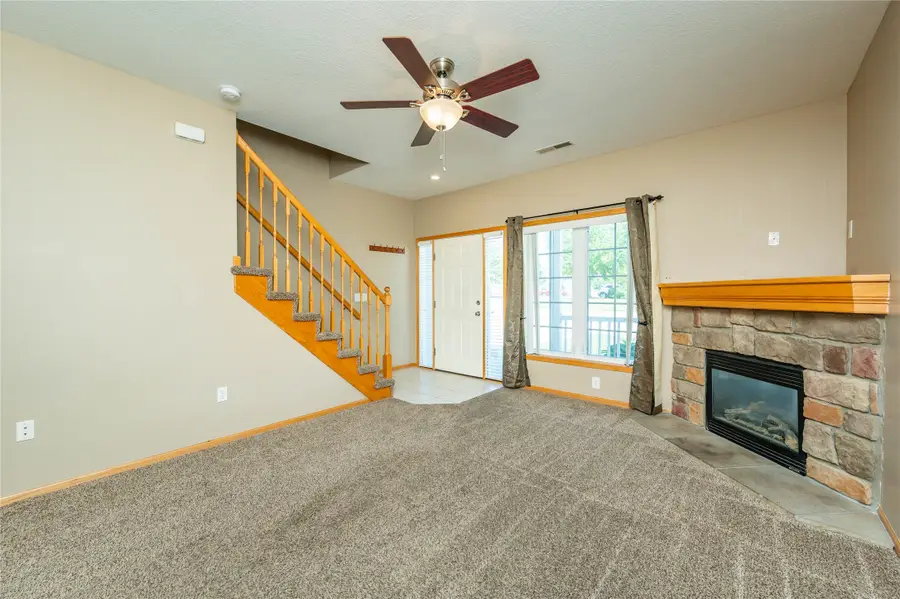 2100 Meadow Chase Lane #606, Des Moines, IA 50320 - #2