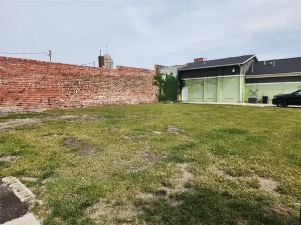 107 E 2nd Street S, Newton, IA 50208