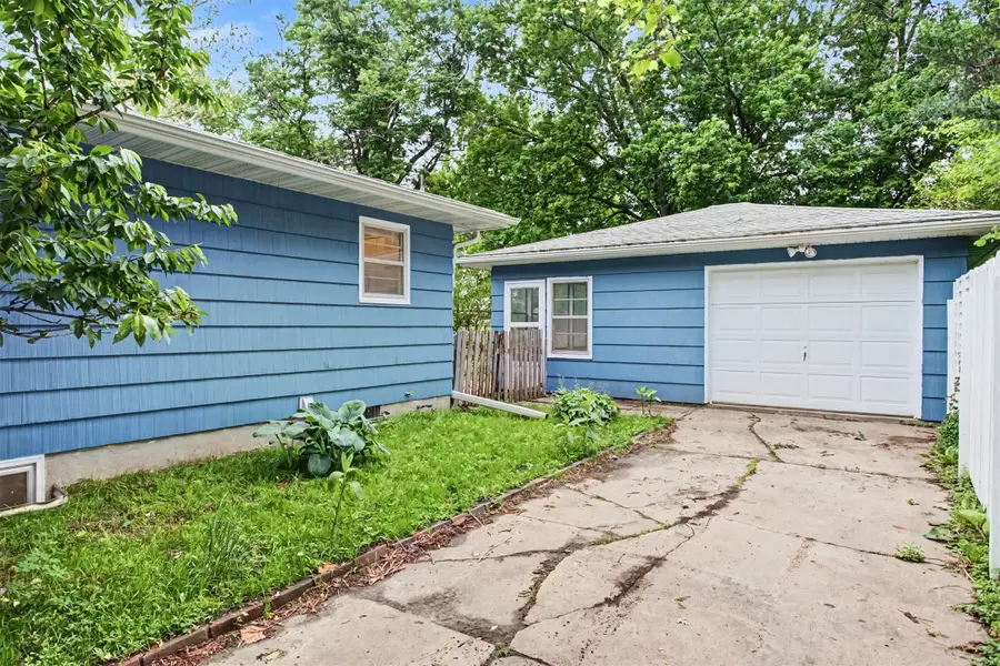 1323 Arizona Avenue, Ames, IA 50014 - #3
