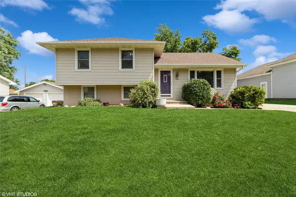 805 Parkview Lane, Carlisle, IA 50047