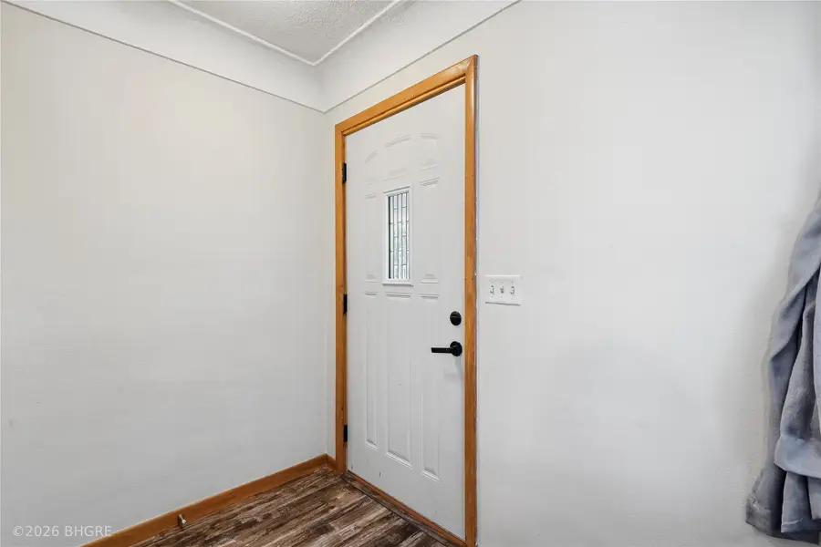 903 E 1st Avenue, Indianola, IA 50125 - #2