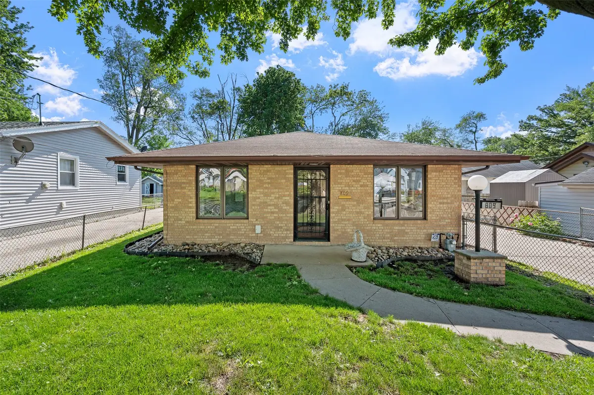 809 E 27th Street, Des Moines, IA 50317 - #1