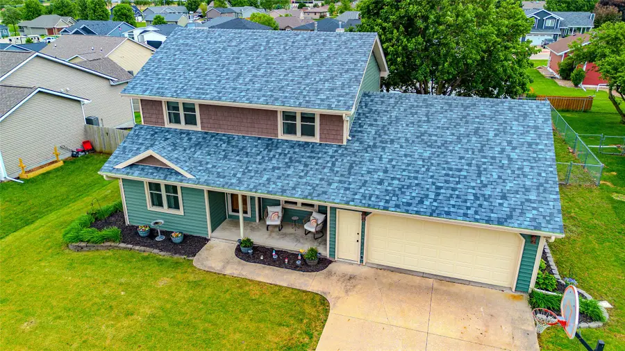 2417 N 7th Avenue Place E, Newton, IA 50208 - #3
