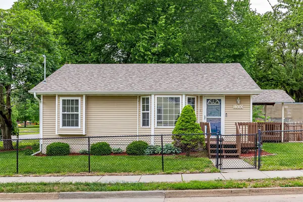 2300 E 40th Street, Des Moines, IA 50317