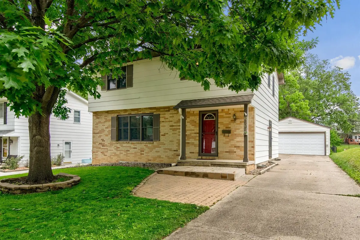 2831 54th Street, Des Moines, IA 50310 - #1