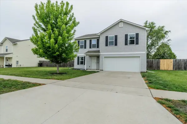 2210 Sunflower Street, Perry, IA 50220