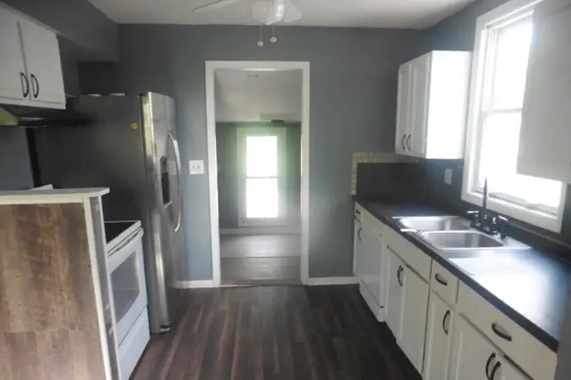 4905 SW 6th Street, Des Moines, IA 50315 - #3
