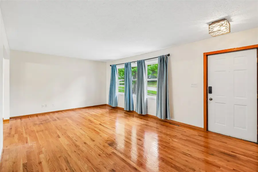 1317 E Clinton Avenue, Indianola, IA 50125 - #2