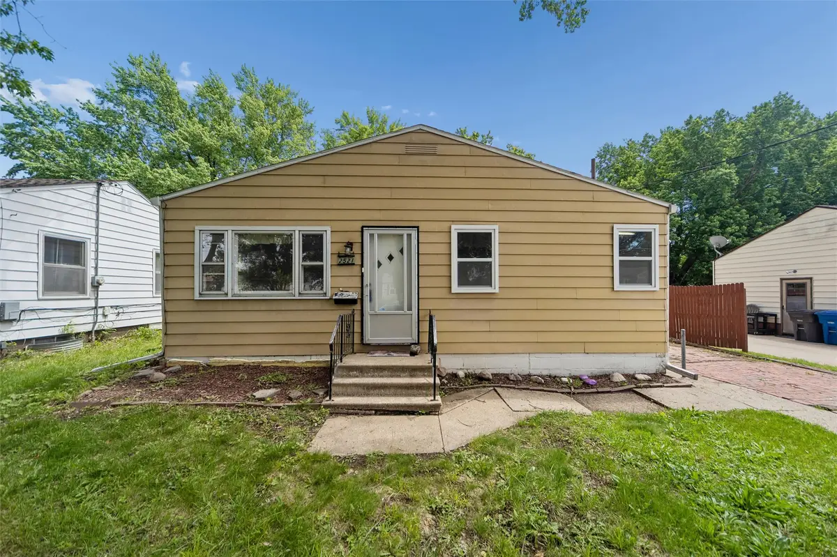 2521 57th Street, Des Moines, IA 50310 - #1