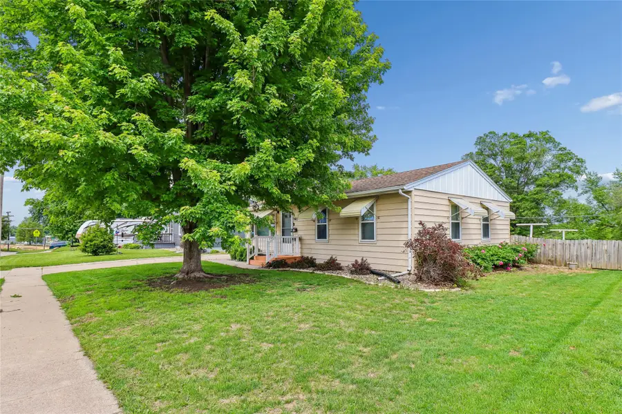 508 E 25th Street S, Newton, IA 50208 - #3