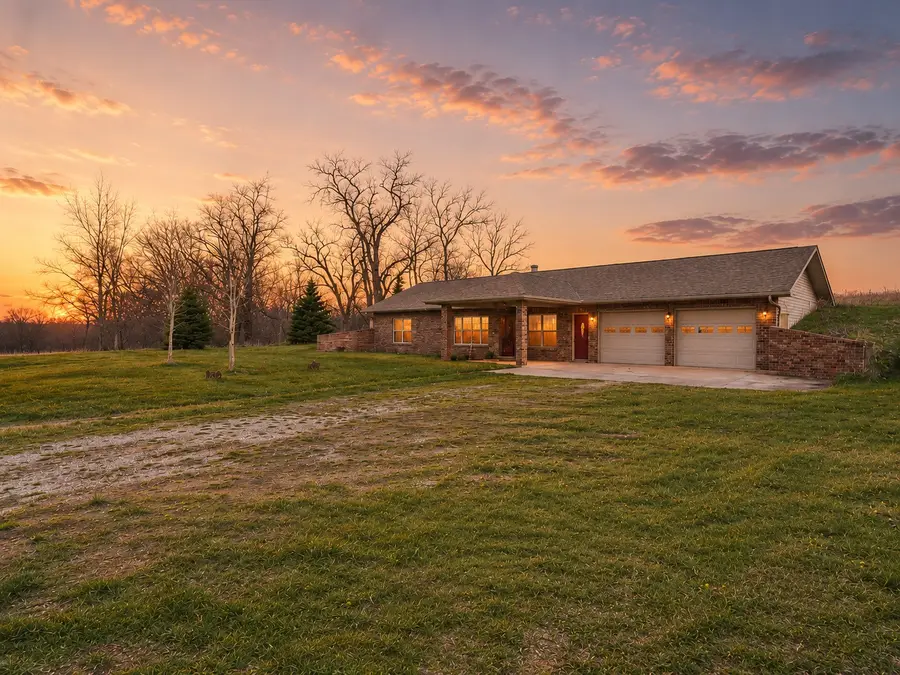 6663 110th Street, Eddyville, IA 52553 - #2