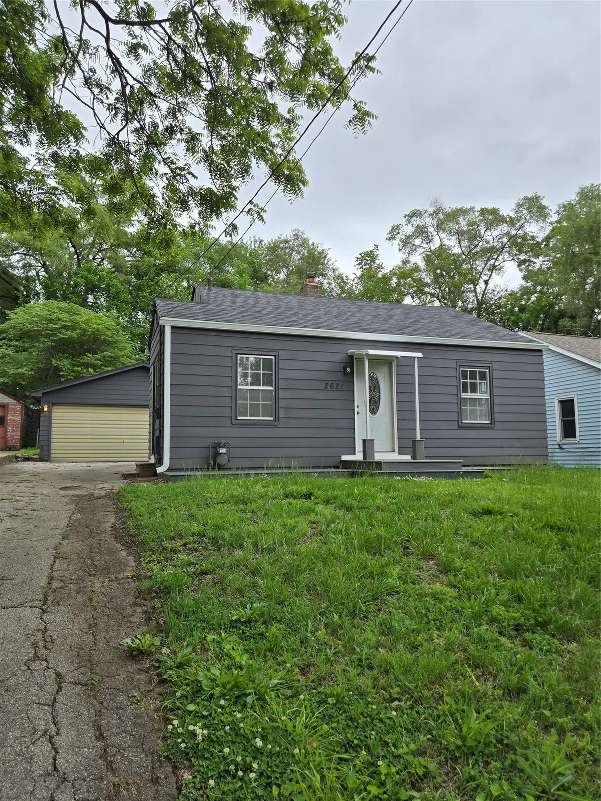 2621 Columbia Street, Des Moines, IA 50313 - #1
