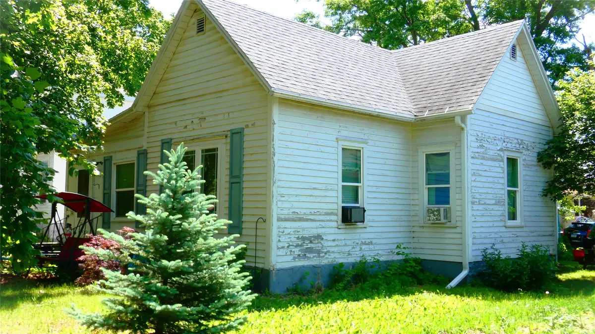 310 W Robinson Street, Knoxville, IA 50138 - #1