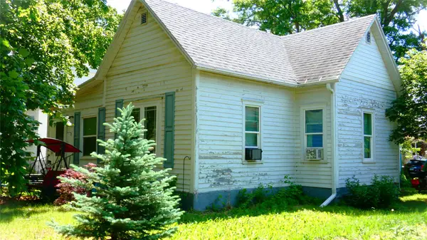 310 W Robinson Street, Knoxville, IA 50138
