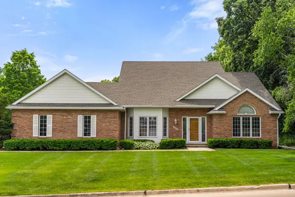 7200 Plum Drive, Urbandale, IA 50322