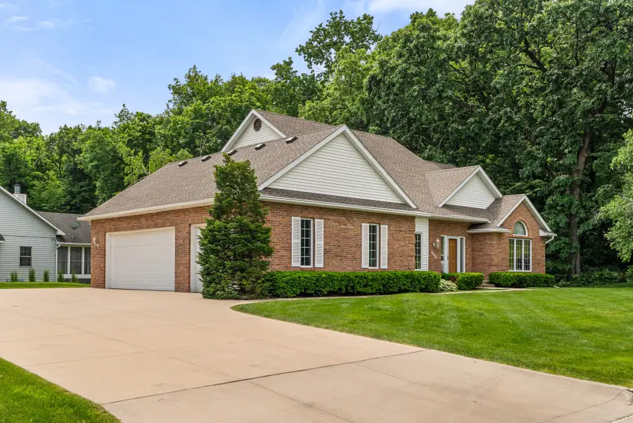 7200 Plum Drive, Urbandale, IA 50322 - #2