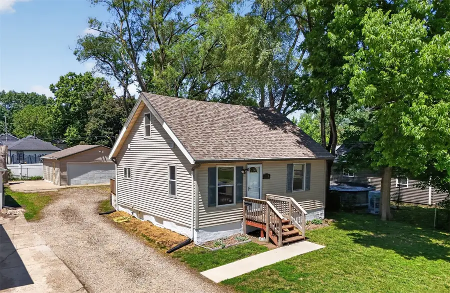 2010 E 25th Street, Des Moines, IA 50317 - #2