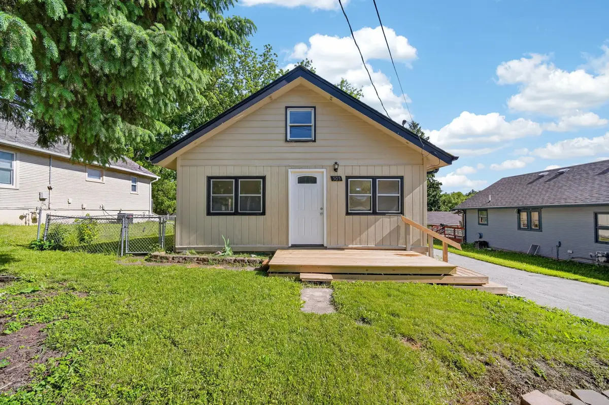 237 E Payton Avenue, Des Moines, IA 50315 - #1
