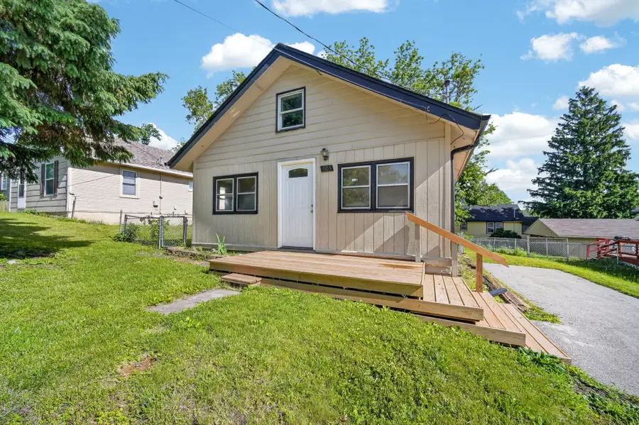 237 E Payton Avenue, Des Moines, IA 50315 - #2