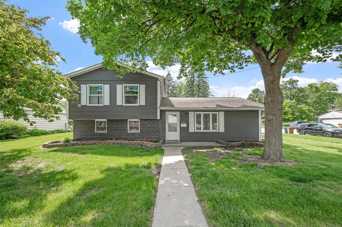 602 5th Avenue Se, Altoona, IA 50009 - #1