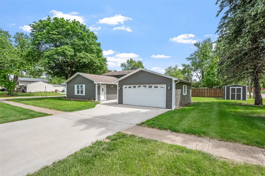 602 5th Avenue Se, Altoona, IA 50009 - #3