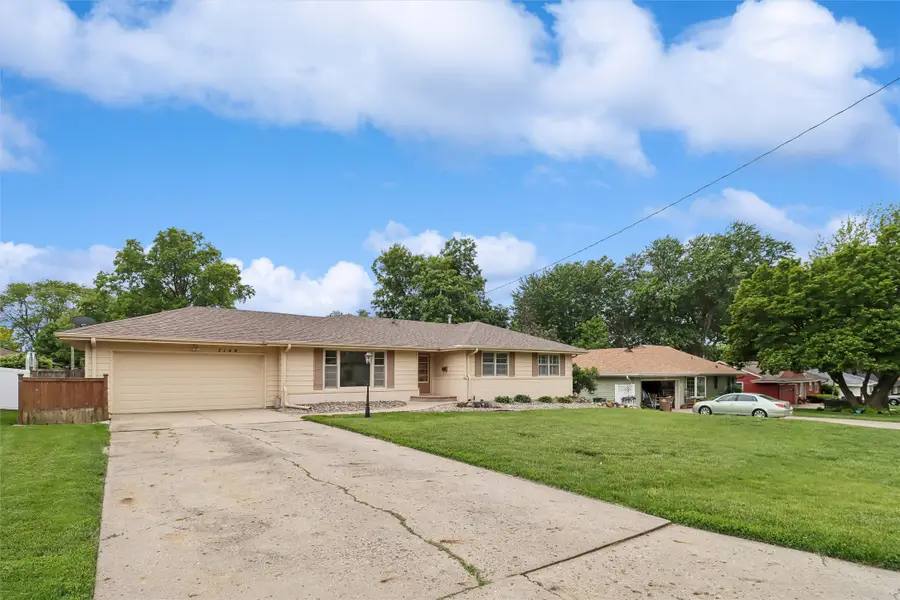 7148 Sunrise Boulevard, Windsor Heights, IA 50324 - #3