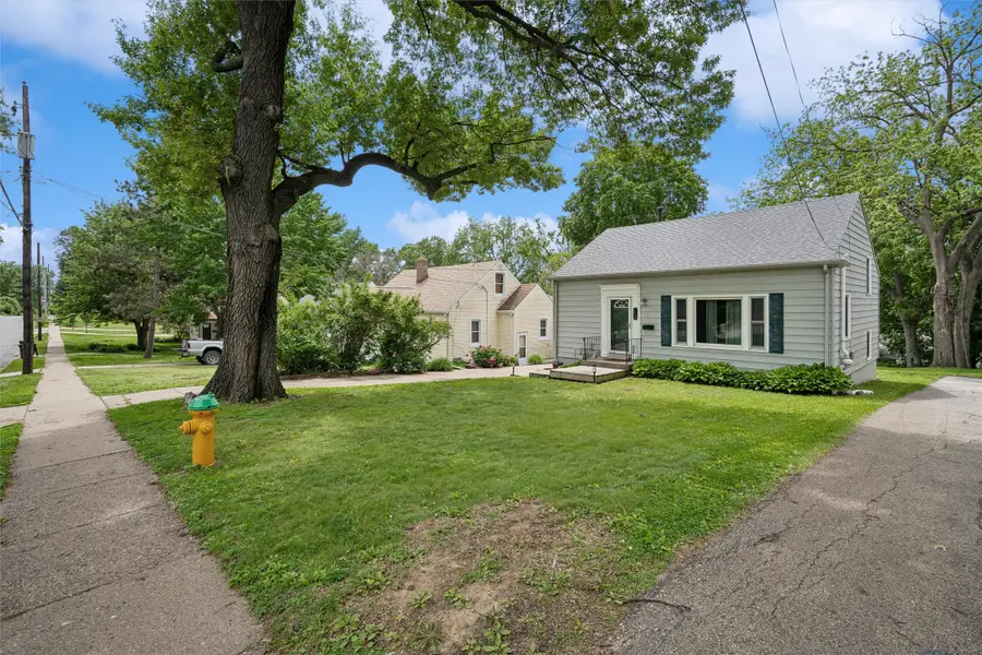 1116 58th Street, Des Moines, IA 50311 - #2