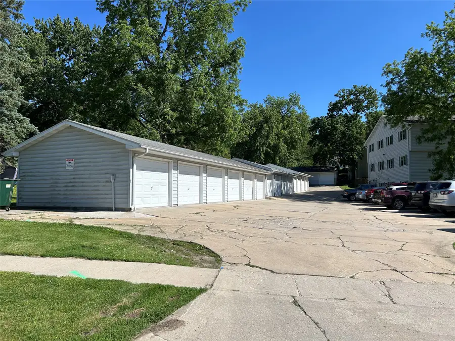 24 N Maple Street, Colfax, IA 50054 - #2