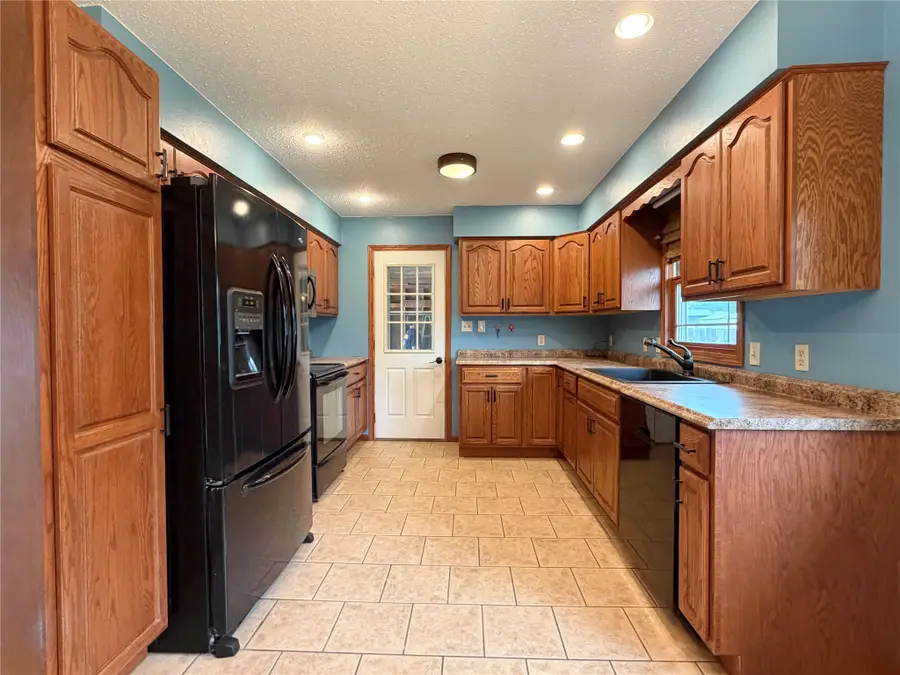 606 E Grace Street, Toledo, IA 52342 - #2