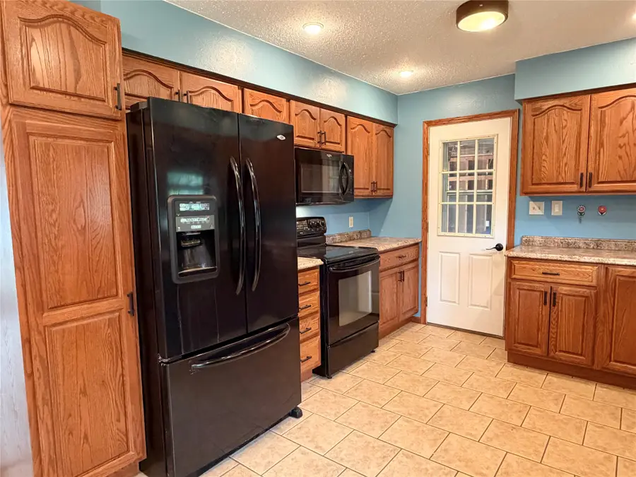 606 E Grace Street, Toledo, IA 52342 - #3