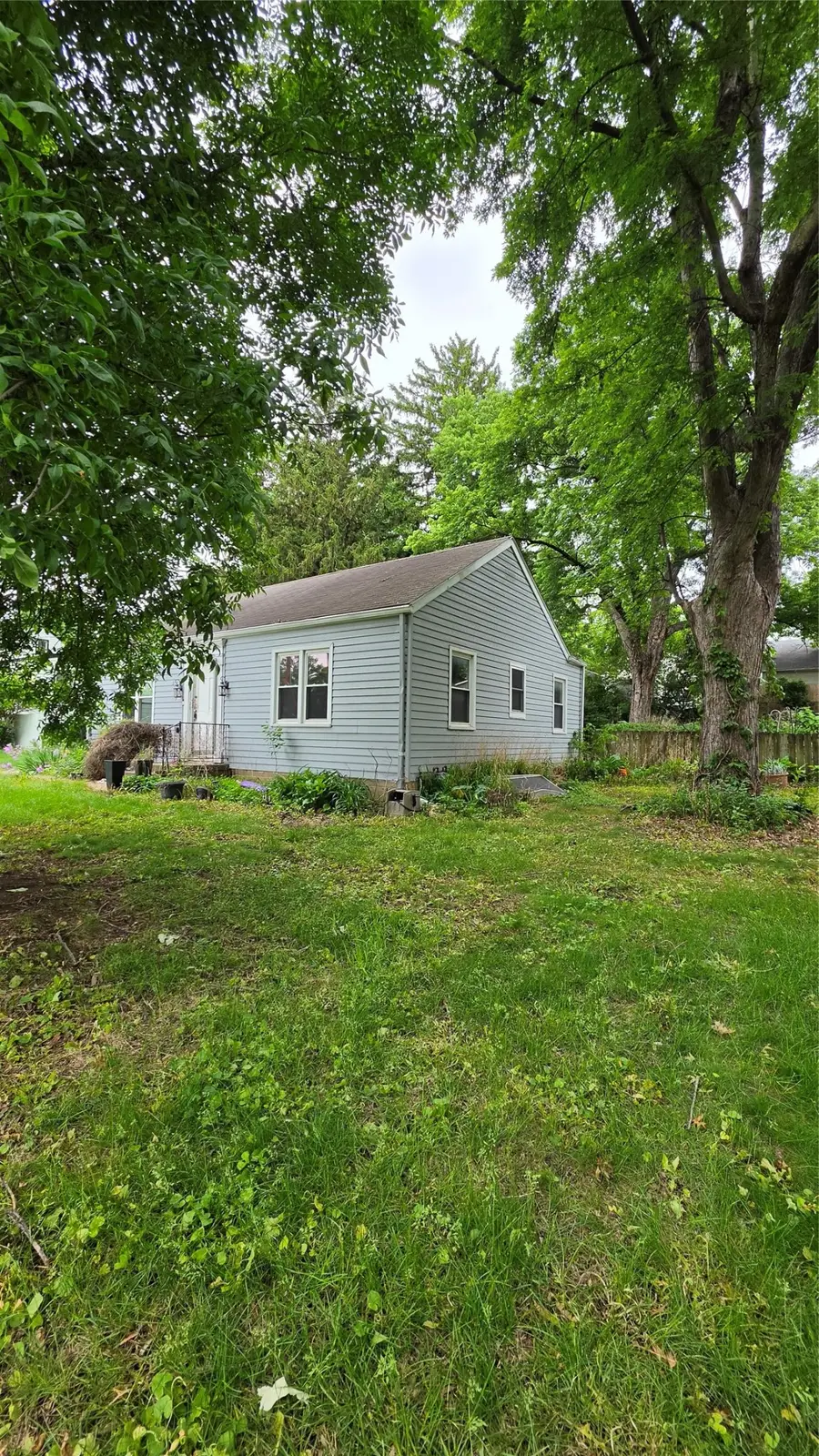 3305 SW 14th Street, Des Moines, IA 50315 - #3