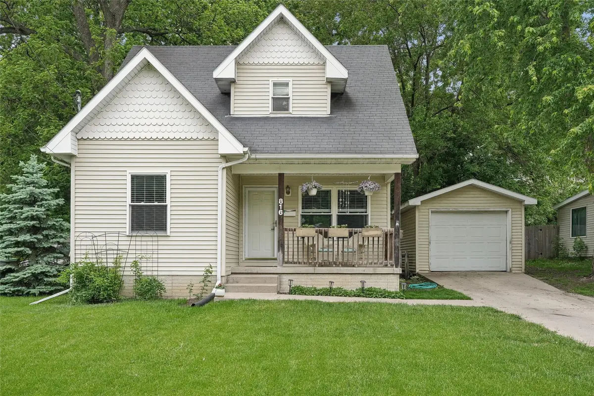 816 23rd Street, Des Moines, IA 50312 - #1