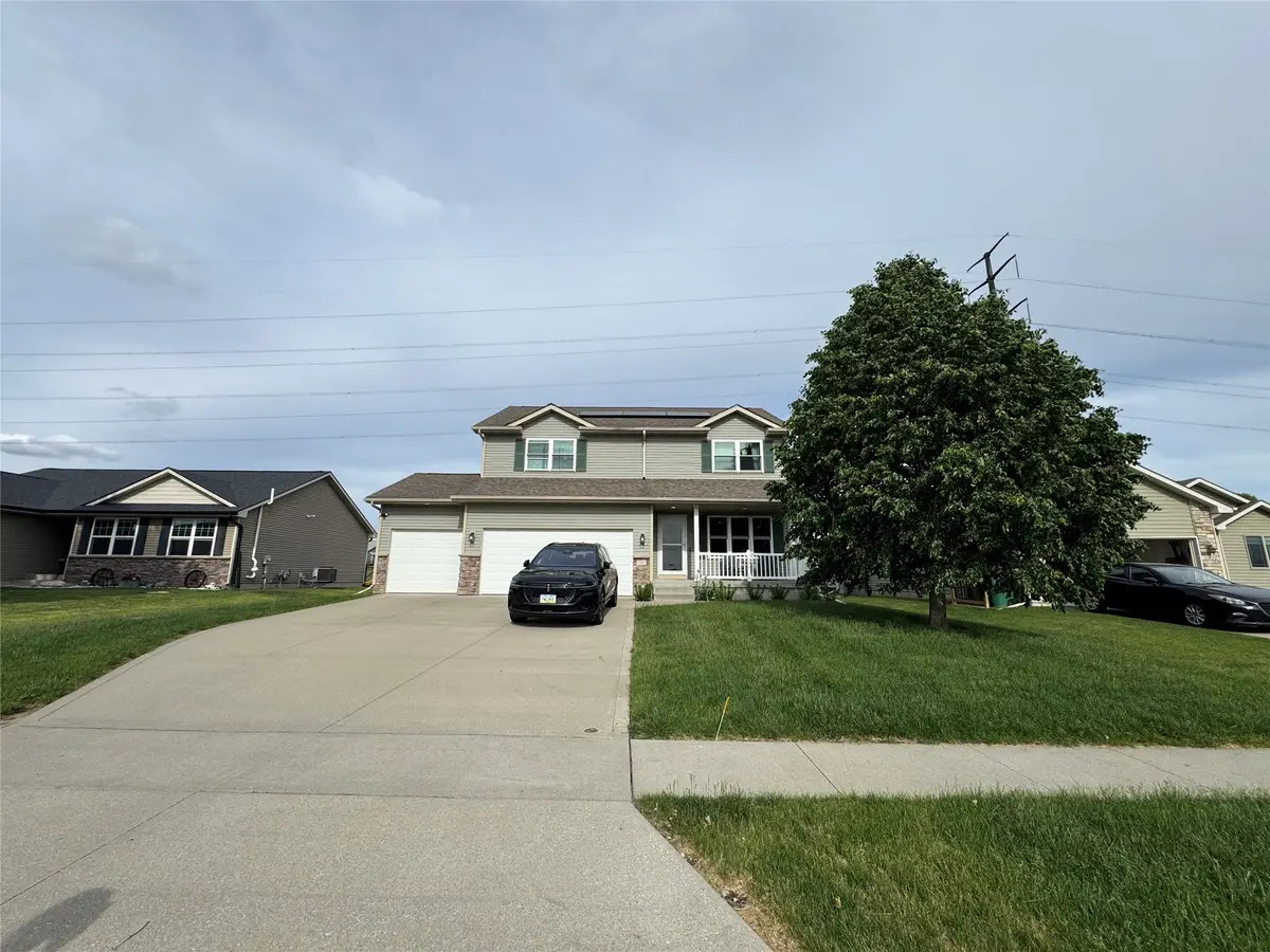 1901 30th Avenue Sw, Altoona, IA 50009 - #1
