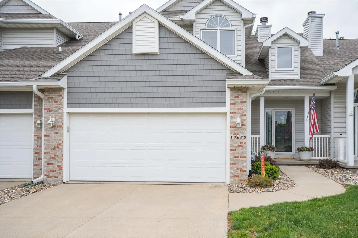 10660 Sharon Circle, Urbandale, IA 50322 - #1