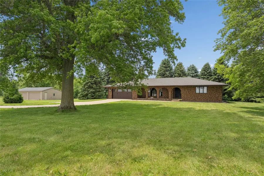 725 40th Avenue, Pleasantville, IA 50225 - #2