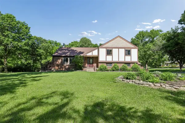 33066 Walnut Place, Waukee, IA 50263